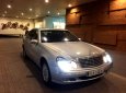 Mercedes-Benz E240 2003 - Cần bán Mercedes E240 2003, màu bạc, bảo hành 12 tháng 