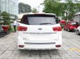 Kia Sedona 2018 - Cần bán Kia Sedona năm sản xuất 2018, màu trắng