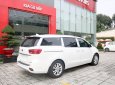 Kia Sedona 2018 - Cần bán Kia Sedona năm sản xuất 2018, màu trắng