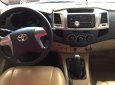 Toyota Hilux 2.5E 2014 - Bán Toyota Hilux 2.4E đời 2014, màu bạc, xe bán tải máy dầu, số sàn, giá còn thương lượng