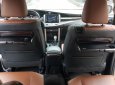 Toyota Innova 2.0V 2018 - Cần bán xe Toyota Innova năm 2018 màu nâu, giá tốt