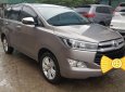 Toyota Innova 2.0V 2018 - Cần bán xe Toyota Innova năm 2018 màu nâu, giá tốt