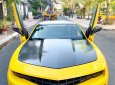 Chevrolet Camaro RS 2011 - Cần bán Chevrolet Camaro RS năm sản xuất 2011, màu vàng, xe nhập