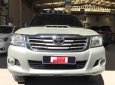 Toyota Hilux 2.5E 2014 - Bán Toyota Hilux 2.4E đời 2014, màu bạc, xe bán tải máy dầu, số sàn, giá còn thương lượng