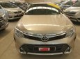 Toyota Camry 2.0E 2016 - (Hãng) Cần bán Toyota Camry 2.0E đời 2016, màu vàng, chạy 24.221 km, biển số đẹp