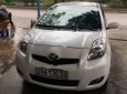 Toyota Yaris 2010 - Bán Toyota Yaris năm 2010, màu trắng, nhập khẩu xe gia đình