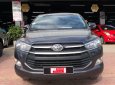 Toyota Innova E 2017 - Bán xe Toyota Innova E đời 2017, màu xám