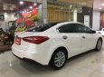 Kia K3 2015 - Bán Kia K3 đời 2015, màu trắng số sàn