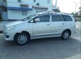 Toyota Innova   E   2013 - Cần bán gấp Toyota Innova E 2013, màu bạc, giá chỉ 482 triệu