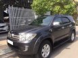 Toyota Fortuner SR5 2.7AT 2010 - Gia đình cần bán xe Toyota Fortuner 2010 bản V, số tự động