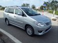 Toyota Innova   E   2013 - Cần bán gấp Toyota Innova E 2013, màu bạc, giá chỉ 482 triệu