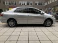 Toyota Vios E 2013 - Cần bán lại xe Toyota Vios E sản xuất 2013, màu bạc