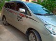 Toyota Innova 2010 - Cần bán xe Toyota Innova đời 2010, màu bạc số sàn, giá chỉ 400 triệu