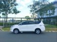 Toyota Innova    2017 - Gia đình cần bán Innova cuối 2017 màu trắng, xe chỉ mới chạy đúng 6300km