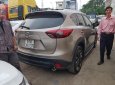 Mazda CX 5 2.0 2017 - Cần bán thanh lý Mazda CX 5 2.0 đăng ký 2017, màu kem (be) mới 95%, giá khởi điểm 684 triệu