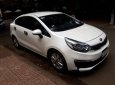 Kia Rio  MT 2015 - Bán xe Kia Rio màu trắng, đời 2015, số sàn, số km đã đi 50500 km