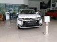 Mitsubishi Outlander 2018 - Bán ô tô Mitsubishi Outlander 2018, màu trắng giá cạnh tranh