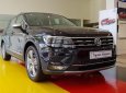 Volkswagen Tiguan 2019 - Bán ô tô Volkswagen Tiguan SUV, gầm cao 7 chỗ, nhập Đức trả trước 400 triệu, bao bank, bao hồ sơ khó, xe bao ngon, tặng phụ kiện