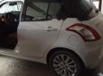 Suzuki Swift    2015 - Cần bán gấp Suzuki Swift năm 2015, màu trắng, đi gần 3 vạn