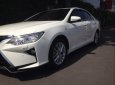 Toyota Camry   2.5Q 2015 - Cần bán gấp Toyota Camry 2.5Q năm sản xuất 2015, màu trắng, 897 triệu