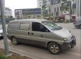 Hyundai Starex 2002 - Bán Hyundai Starex đời 2002, màu bạc 