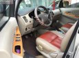 Toyota Innova G 2009 - Cần bán gấp xe Toyota Innova G màu bạc cuối 2009, số tay, máy xăng, đã đi 85000 km