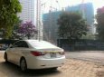 Hyundai Sonata   2.0 MT  2010 - Gia đình bán xe Hyundai Sonata 2.0 MT đời 2010, màu trắng