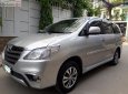 Toyota Innova 2.0E 2015 - Mình cần bán xe Toyota Innova E đời cuối 2015, số sàn màu bạc