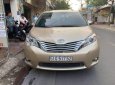 Toyota Sienna 2.7 2010 - Cần bán Toyota Sienna 2.7 đời 2010, màu vàng, nhập khẩu xe gia đình giá cạnh tranh