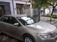 Toyota Camry 2.0E 2013 - Bán Toyota Camry 2.0 màu vàng, đời 2013