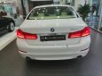 BMW 5 Series 520i 2018 - Bán BMW 520i All New G30, nhập khẩu, màu trắng, nội thất beige, xe có thể giao ngay với đầy đủ hồ sơ