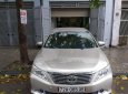 Toyota Camry 2.0E 2013 - Bán Toyota Camry 2.0 màu vàng, đời 2013