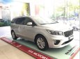 Kia Sedona 2018 - Cần bán xe Kia Sedona sản xuất 2018, màu bạc