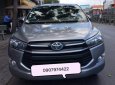 Toyota Innova  MT 2017 - Bán Toyota Innova MT 2017, màu xám, giá 675tr