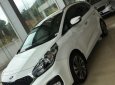 Kia Rondo GAT 2019 - Cần bán xe Kia Rondo GAT năm sản xuất 2019, màu trắng, giá tốt