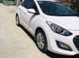 Hyundai i30 2015 - Cần bán Hyundai i30 2015, màu trắng, xe nhập