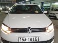 Volkswagen Polo 2015 - Cần bán Volkswagen Polo năm 2015, màu trắng, xe đi ít giữ gìn