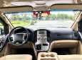 Hyundai Starex 2.5 MT 2010 - Bán Starex đăng ký 2010, 9 chỗ, màu bạc, máy xăng 100km 10 lít, xe nhà xài kĩ không chạy