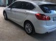 BMW 2 Series 218i 2015 - Bán xe BMW 2 Series 218i năm 2015, màu trắng còn mới, giá 900tr