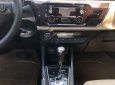 Toyota Corolla altis 1.8 G 2016 - Bán Toyota Corolla altis 1.8 G năm sản xuất 2016, màu bạc  