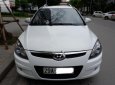 Hyundai i30 CW 1.6 AT 2011 - Bán xe Hyundai I30 CW sx 2011 nhập khẩu nguyên chiếc từ Hàn Quốc, màu trắng, nội thất nâu sang trọng