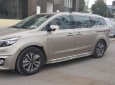 Kia Sedona 2.2L DATH 2016 - Bán xe Kia Sedona 2.2L DATH sản xuất năm 2016, màu vàng