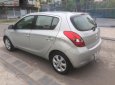 Hyundai i20 2010 - Cần bán gấp Hyundai i20 2010, màu bạc, xe nhập