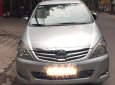 Toyota Innova 2.0V 2010 - Cần bán xe Toyota Innova 2.0V sx 2010 số tự động màu bạc