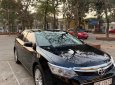 Toyota Camry 2.0E 2017 - Bán Toyota Camry 2.0E sản xuất 2017, màu đen chính chủ, giá chỉ 930 triệu