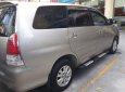 Toyota Innova SR 2010 - Kẹt tiền cần bán Innova 2010 SR, số sàn, màu bạc, duy nhất một đời chủ