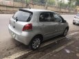 Toyota Yaris 2011 - Bán Toyota Yaris năm 2011, màu bạc, xe nhập