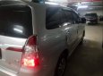 Toyota Innova   2015 - Bán xe Toyota Innova sản xuất năm 2015, màu bạc xe gia đình