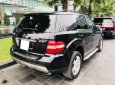 Mercedes-Benz ML Class ML500 4Matic 2005 - Cần bán xe Mercedes ML500 4Matic sản xuất 2005, màu đen, nhập khẩu  