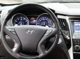 Hyundai Sonata  Y20 2011 - Bán ô tô Hyundai Sonata Y20 đời 2011, màu trắng, nhập khẩu như mới